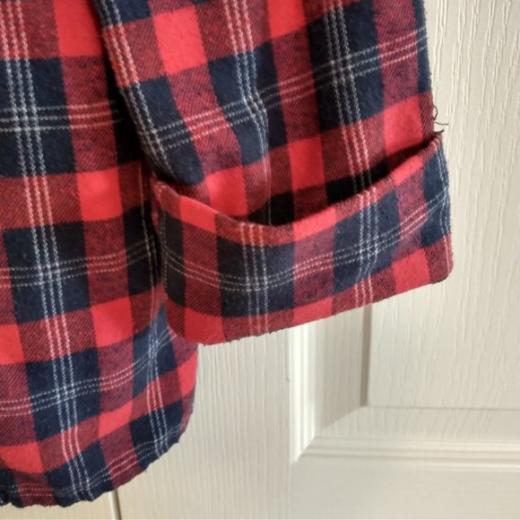 PRETTYLITTLETHING Red and Navy Plaid Soft Flannel Button Up Shirt - Picture 5 of 6